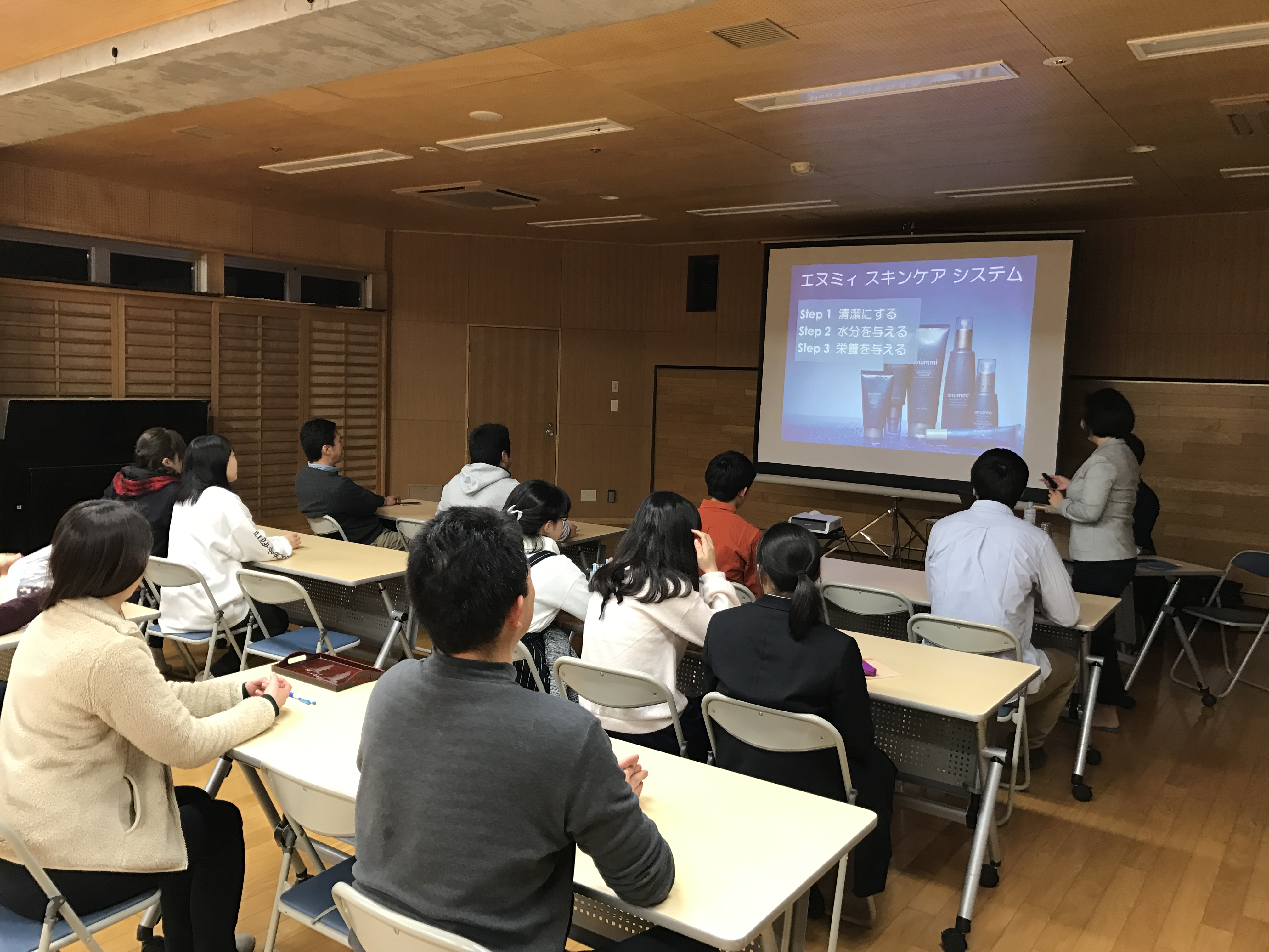 4Life Japan Hosts Student Visit